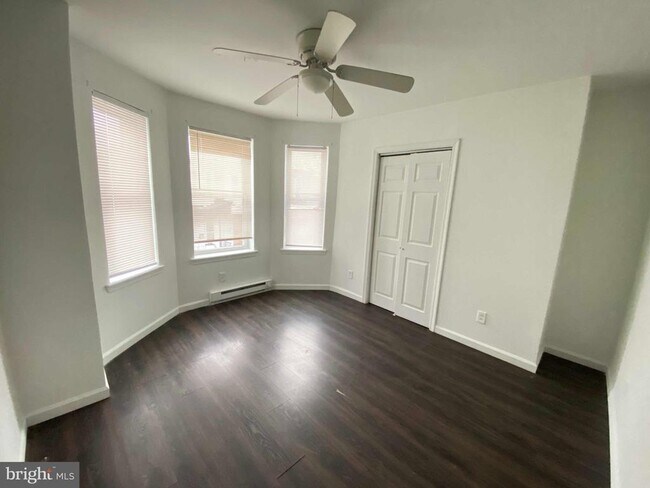 Building Photo - 3329 Malta St