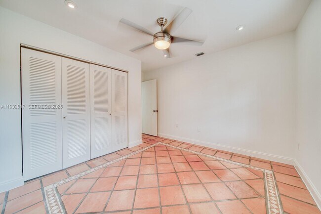 Building Photo - 7320 SW 100th Ct