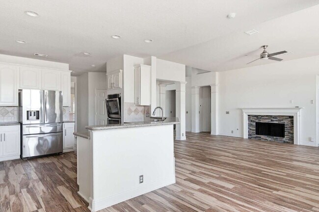 Building Photo - 11602 Canyon Mills Dr