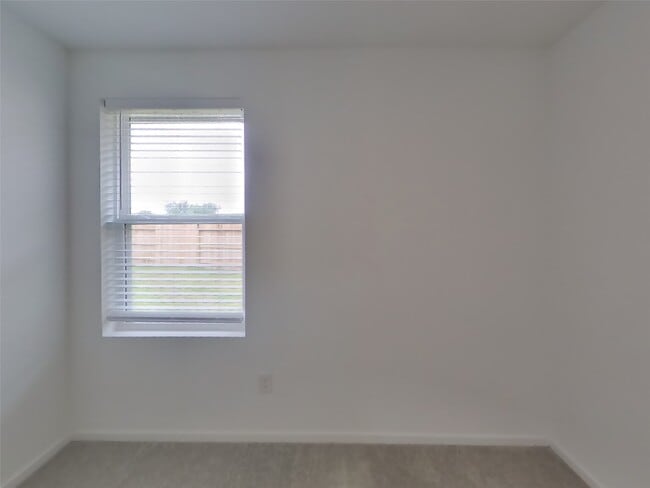 Building Photo - 3013 Dawn Sound Dr