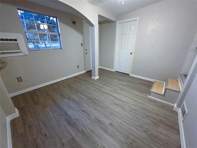 Building Photo - 14900 Porter St