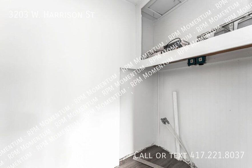Building Photo - 3203 W Harrison St