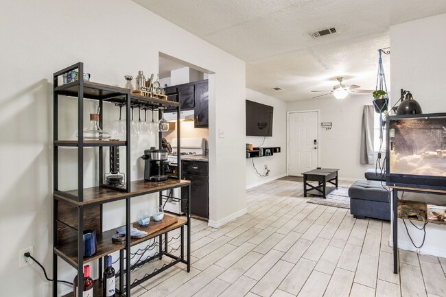 Building Photo - Move-in ready 3-bedroom, 1-bath cottage