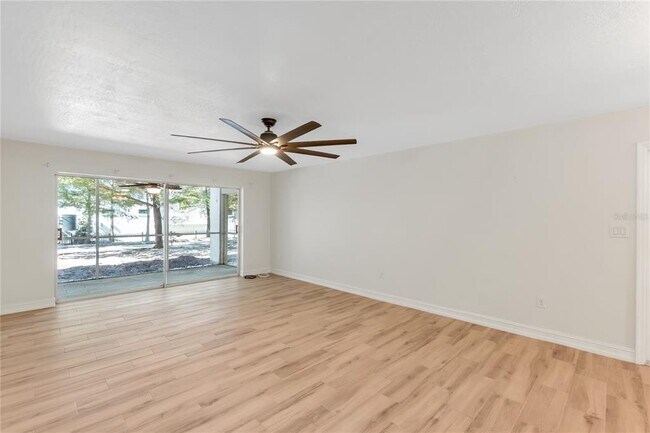 Building Photo - 3835 Almeria Ave