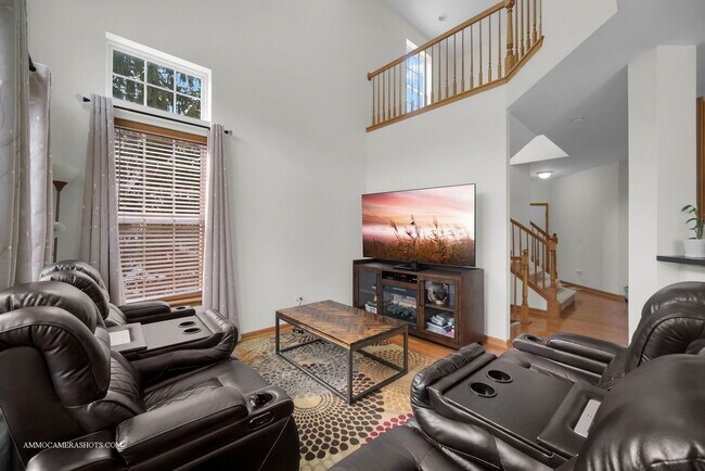 Building Photo - 369 Vaughn Cir