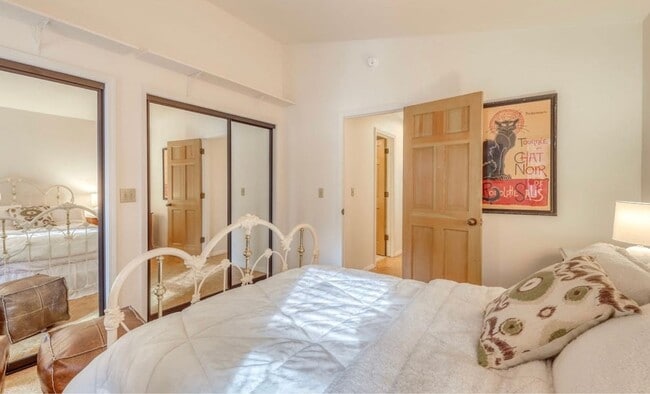 Building Photo - Seasonal McCloud Rental - All Ulitlies Inc...