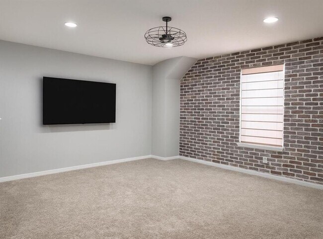 Building Photo - 7380 Duxbury Ln