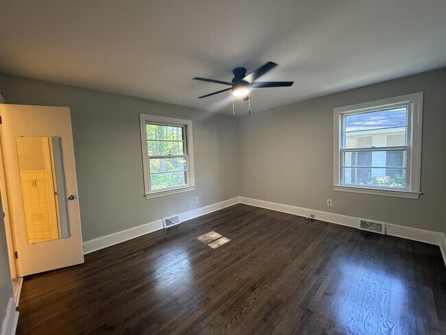 Building Photo - 207 Belvedere Dr