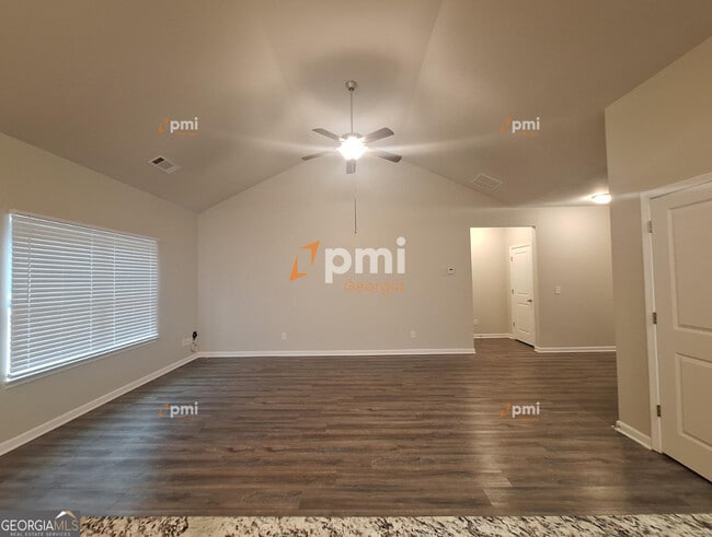 Building Photo - 145 Loudoun Dr