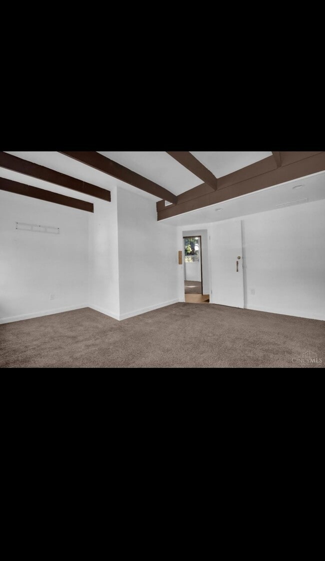 Building Photo - 8010 Daly Rd
