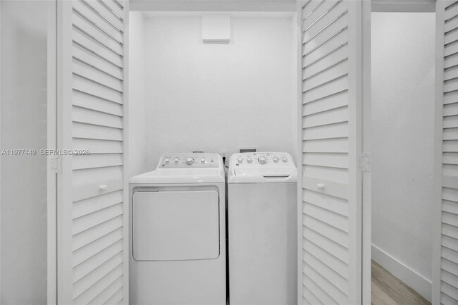 Building Photo - 1401 NE 152nd St