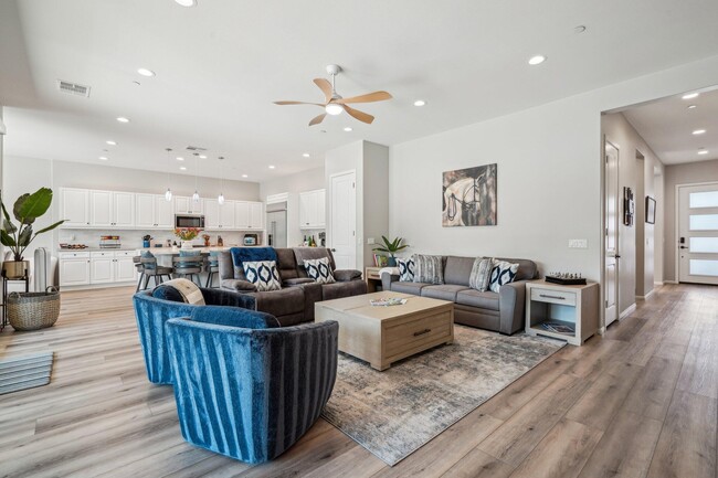 Building Photo - 51725 Pinnacle Vis Dr
