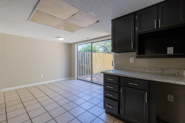 Building Photo - 2993 Lin Cove