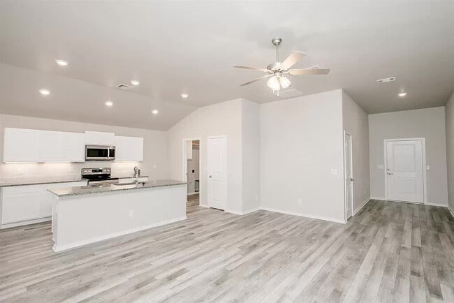 Building Photo - Cooper Schools/ Southeast Corridor/New Construction/ Half Off First Full Month's rent