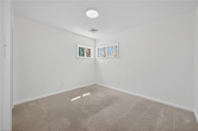 Building Photo - 1013 Sherry Ave