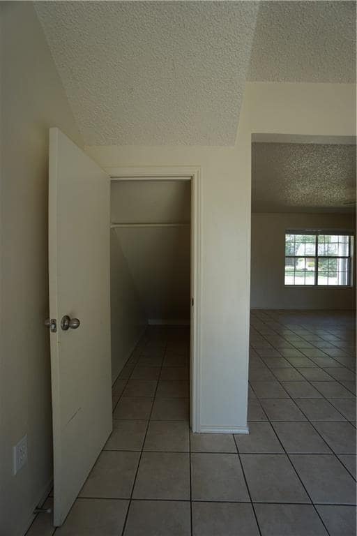 Building Photo - 112 Creekside Dr