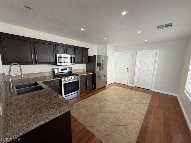 Building Photo - 8817 Shady Pines Dr