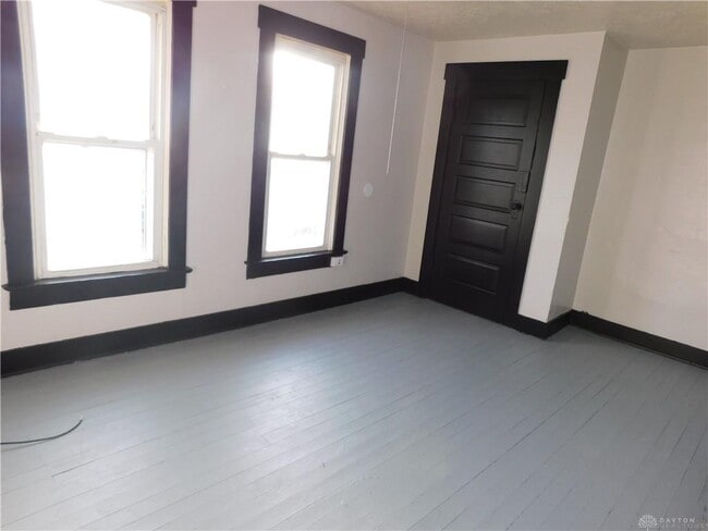 Building Photo - 611 W Columbia St