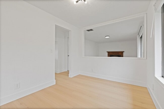 Building Photo - Charming 3-Bedroom Home on Quiet Cul-de-Sac