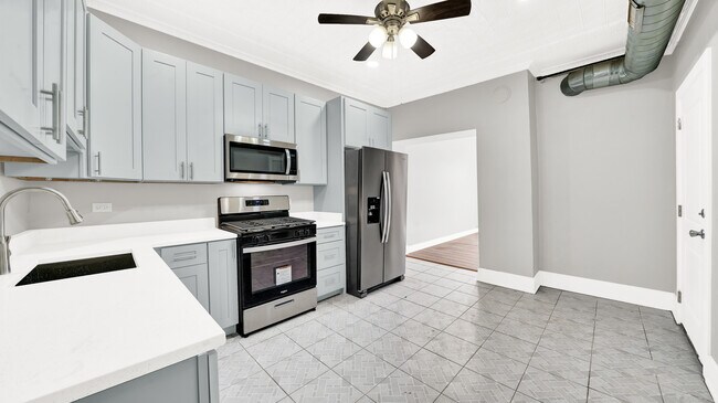 Building Photo - 2756 W 24th St