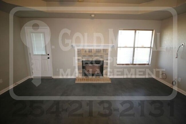 Building Photo - Lisa Lane Living – Simple, Smart & Ready for You!