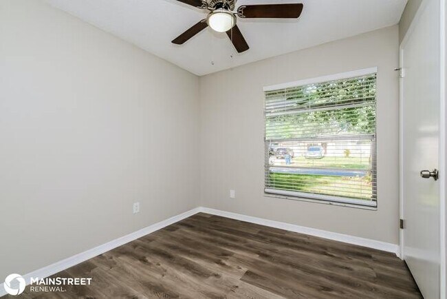 Building Photo - 1130 FOXWOOD DR, LUTZ, FL 33549