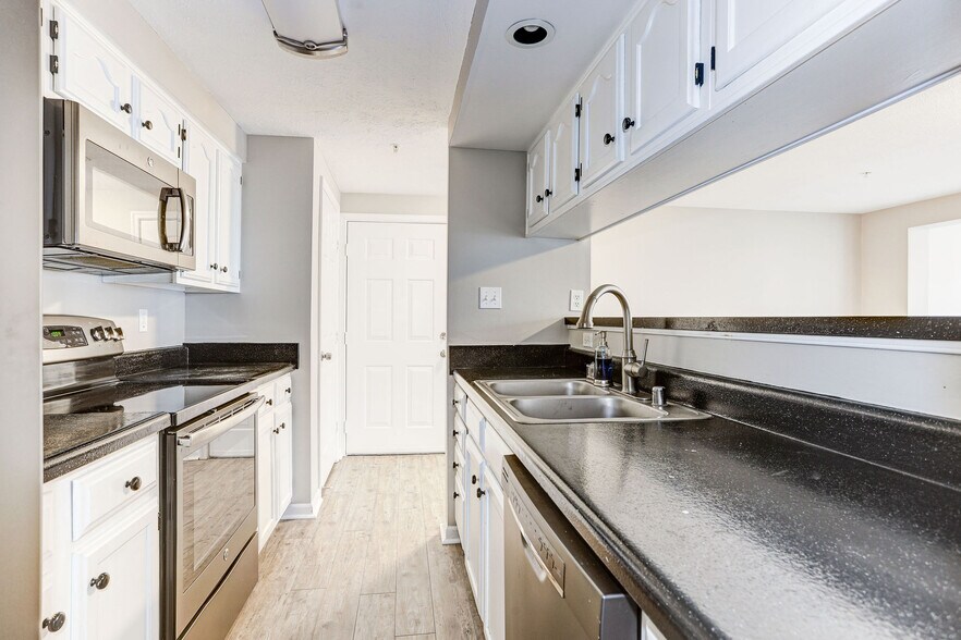 Building Photo - 624 Jupiter Hills Court