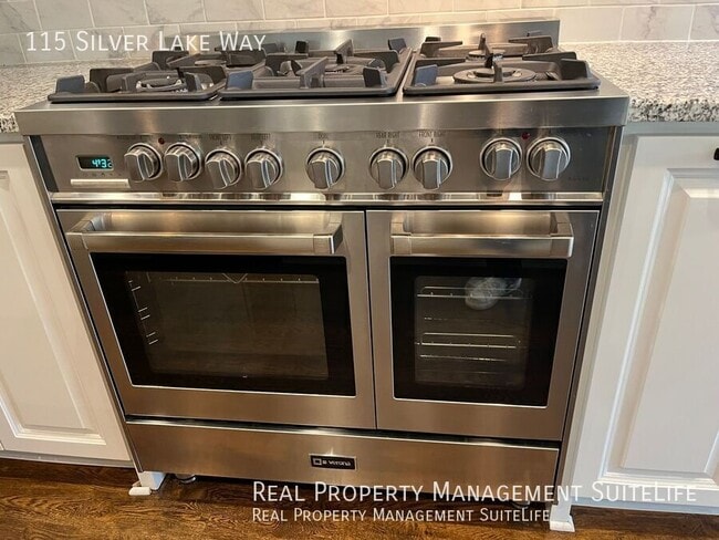 Building Photo - 115 Silver Lake Way