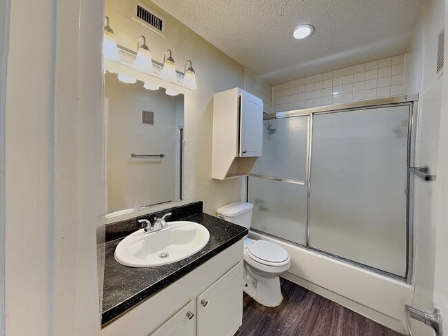 Building Photo - Adorable 2-Bedroom, 2-Bath Condo in Woodhaven – Gated Community! MOVE IN SPECIALS!