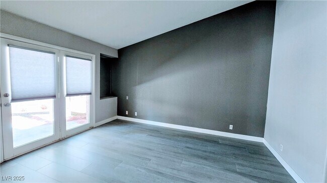 Building Photo - 7163 Mission Hills Dr