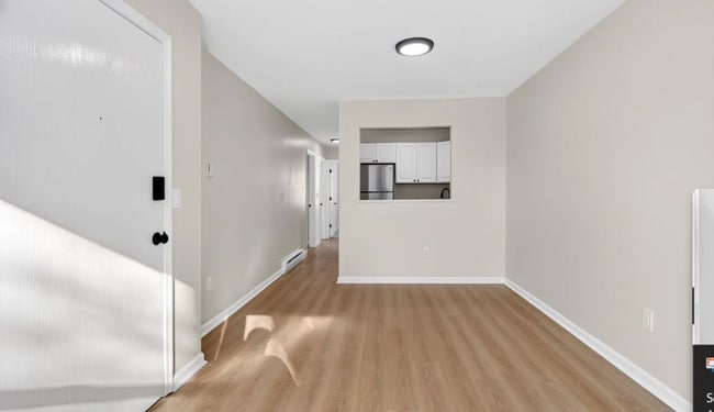 Building Photo - 13 Sligo St