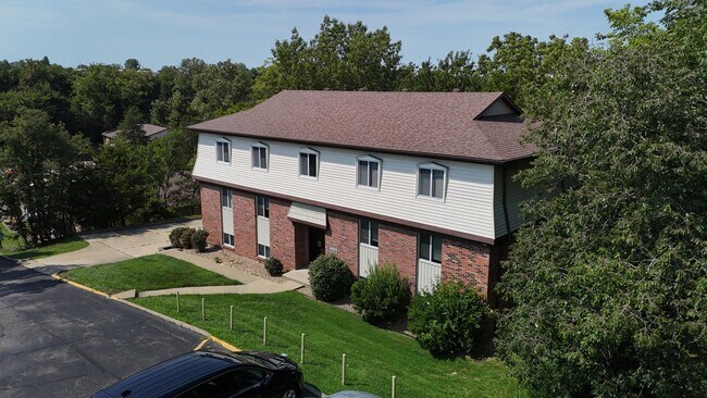 Building Photo - 405 Clayton Dr