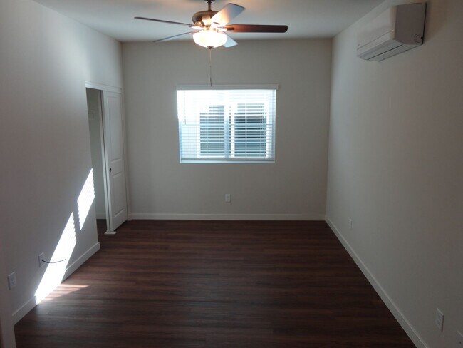 Building Photo - Move in Special!!  1/2 off 1st Month's Rent!!