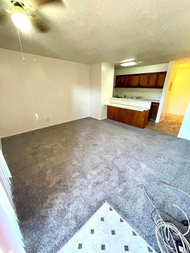Building Photo - Studio Apartment on Las Vegas Strip - Close to all of the Excitement & More!!