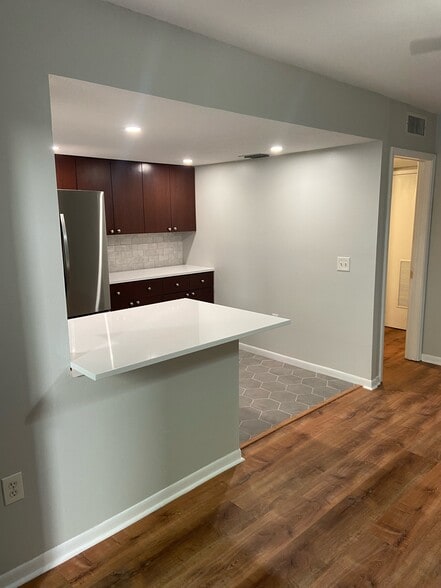 Building Photo - 125 5th Ave NE