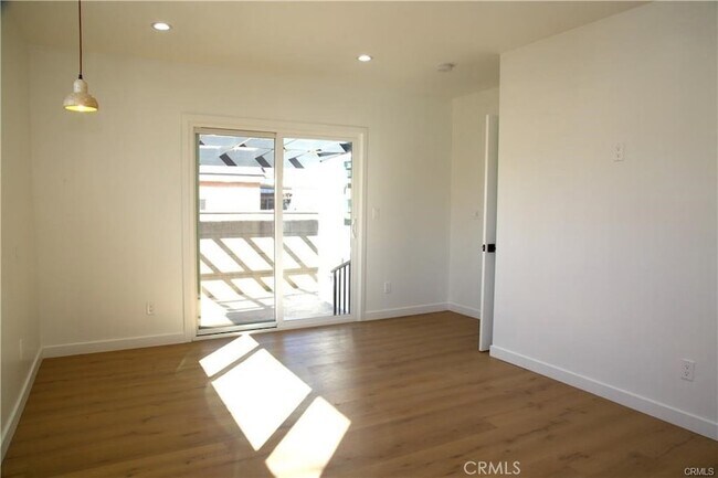 Building Photo - 3637 Ashwood Ave