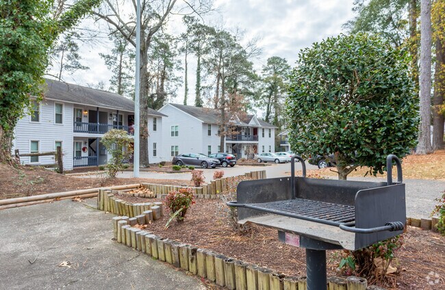 Building Photo - Hunter's Ridge