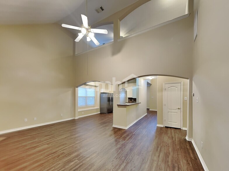Building Photo - 38011 W Sulphur Creek Dr