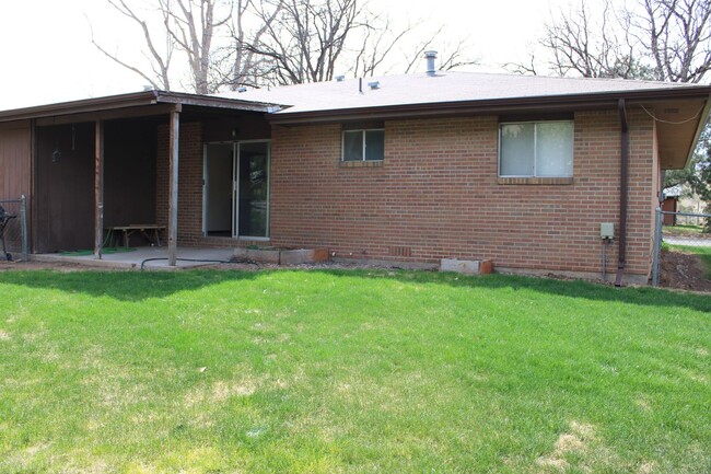 Building Photo - 1608 Larch St