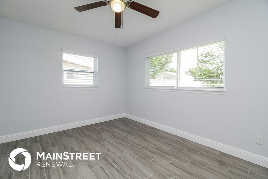 Building Photo - 1404 Peruvian Ln