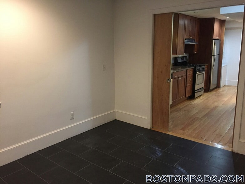 Building Photo - 64 Louis Prang St