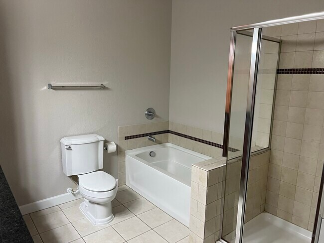 Building Photo - 1155 Ford Rd