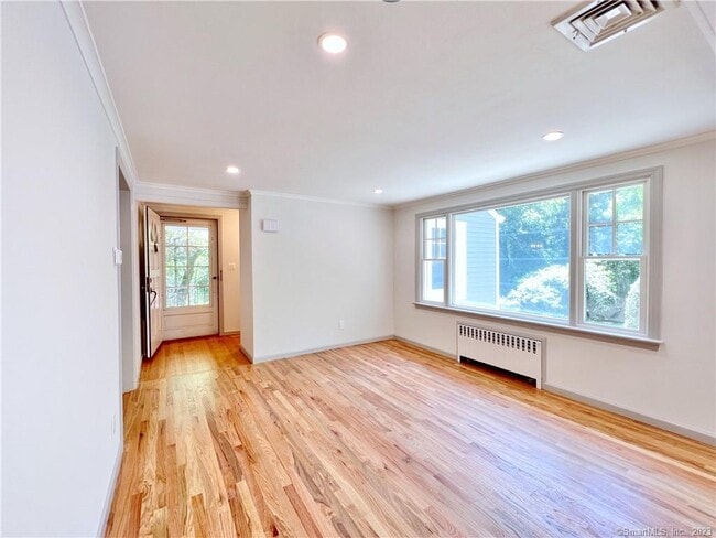 Building Photo - 23 Apple Tree Ln