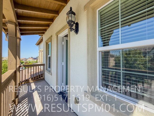 Building Photo - Beautiful Spacious El Dorado Hills Home in gated community