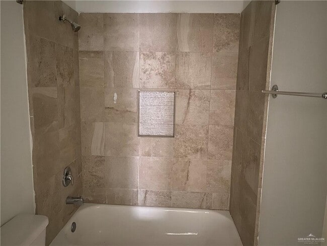 Building Photo - 16 Valeria St