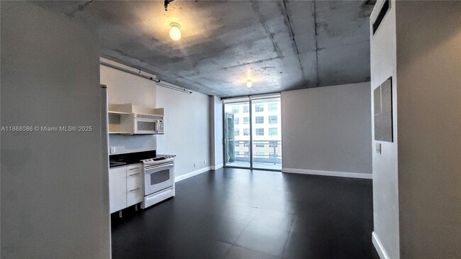 Building Photo - 690 SW 1st Ct