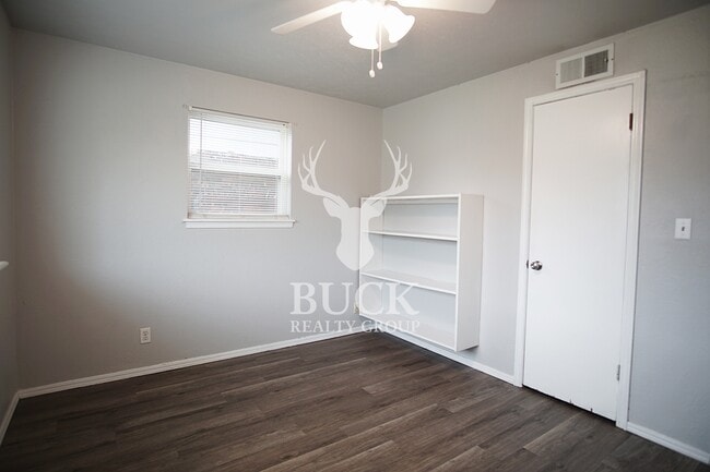 Building Photo - 2804 SW 82nd St