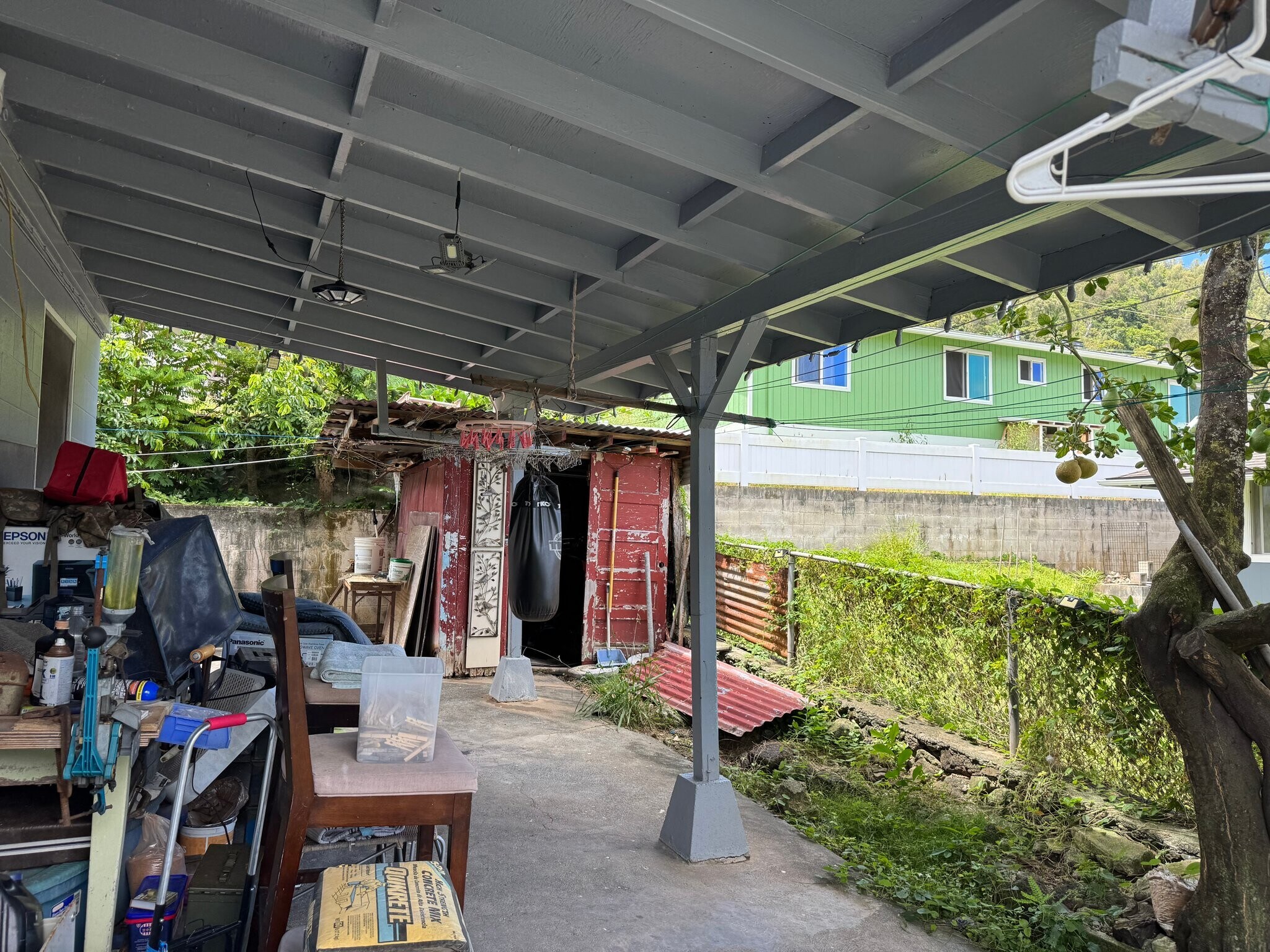 Building Photo - 1581 Pahulu St