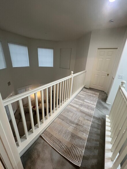 Building Photo - 333 Rathbourne