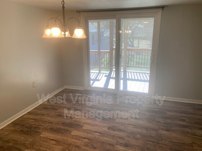 Building Photo - 563 Glenview Rd